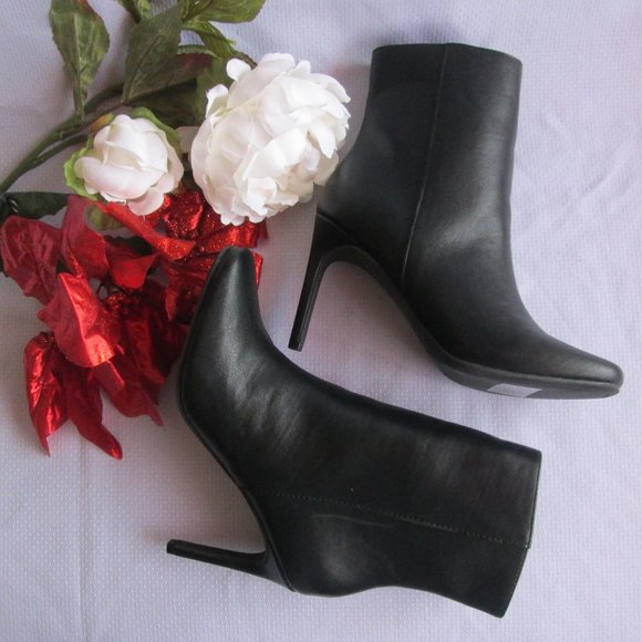 Journee Collection Shoes - 💕💕 JOURNEE COLLECTION WOMENS SILVY BLACK BOOTIE SIZE 7 💕💕